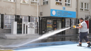 Kartal'da Okullar, LGS Sınavı Öncesi Köşe Bucak Dezenfekte Edildi
