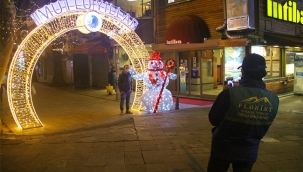 Kartal'da Cadde ve Meydanlar Yeni Yıl İçin Süslendi