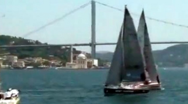 İstanbul Boğazı'nda yelkenler yarıştı