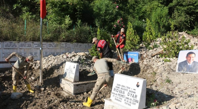 Bozkurt'ta Toprak Altında Kalan Şehitlik, Yeniden Gün Yüzüne Çıkarıldı