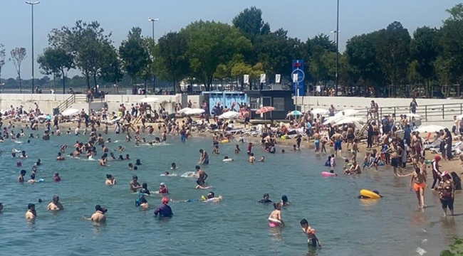 Caddebostan Doldu Taştı 