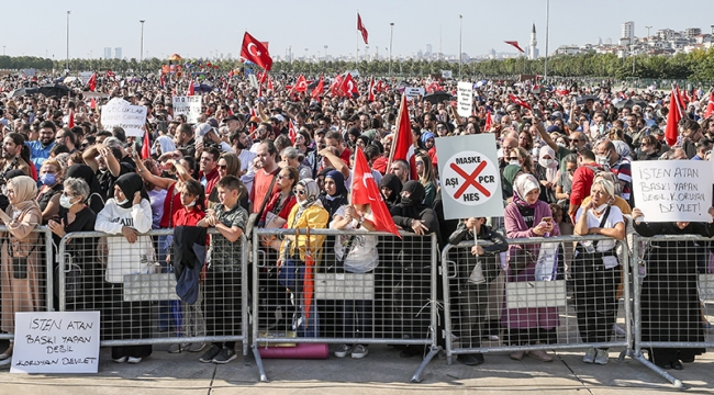 Aşı Karşıtları Maltepe'de Toplandı