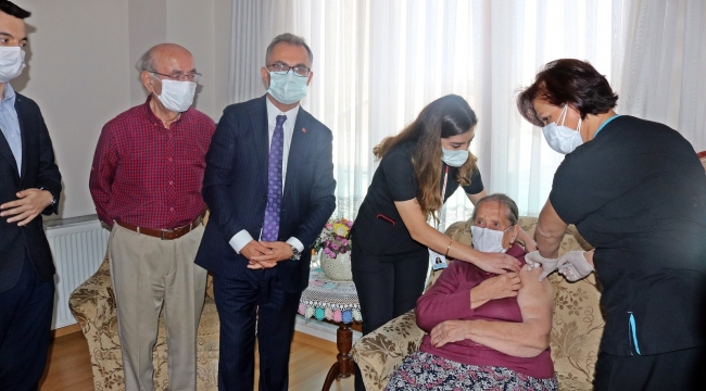 Maltepe'de 65 Yaş Üstüne Aşı Ziyaretleri