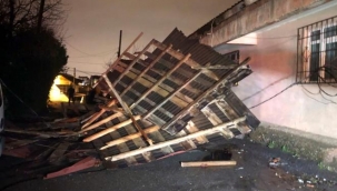 İBB: İstanbul'da 327 çatı uçtu, 1517 ağaç devrildi