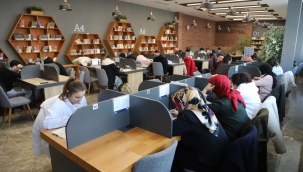 Kağıthane'de Kütüphane gibi Kıraathaneler