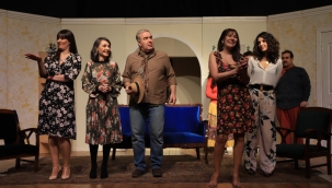 Çamlıca'nın Üç Gülü tiyatro oyunu Kartal'daydı