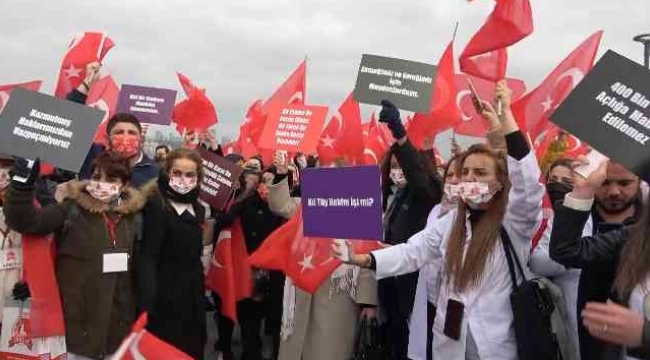 Üsküdar'da beyaz önlük giyen güzellik uzmanlarından epilasyon eylemi