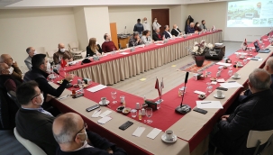 Başkan Gökhan Yüksel'den Muhtarlara '1000 Gün' Sunumu