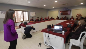 Kartal'da Afet gönüllüsü motosikletli kuryelere eğitim verildi