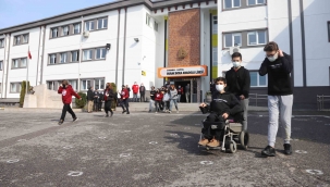 Kartal'daki okullarda gerçeğini aratmayan deprem tatbikatı yapıldı