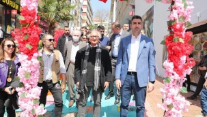 Dünya Sanat Günü'nde Kartal Sanat Sokağı'na Renkli Açılış