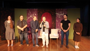 "Sahne Rüzgârları" Adlı Tiyatro Oyunu Kartal'da Sahnelendi