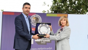 2. Kartal Kitap Fuarı'nda, Ünlü Yazar Ayşe Kulin'e Onur ve Emek Ödülü