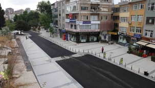 Hürriyet Caddesi'nin Trafiğe Açılması İçin Belediye Ekiplerinden Yoğun Mesai