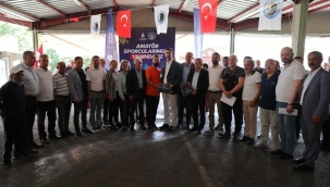 Kartal Belediyesi ve İBB'den Amatör Kulüplere Spor Malzemesi Desteği