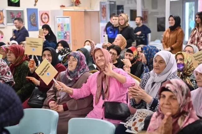 Tuzla'da 65 yaş üstü vatandaşlara festival düzenlendi