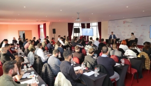 Başkan Gökhan Yüksel, "Yerel Yönetimler ve Gençlik" konulu söyleşiye katıldı