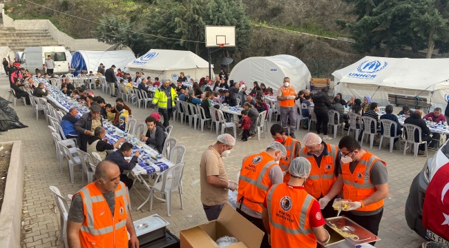 Kartal Belediyesi Deprem Bölgesi Hatay'da İftar Yemeği Vermeye Devam Ediyor