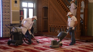 Kartal'daki İbadethanelerde Kapsamlı Ramazan Temizliği