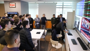 Robotik Kodlama Takımı Öğrencilerinden Kartal Belediyesi'ne Ziyaret