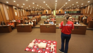 Kartal Belediyesi'nde '100 Kadın 100 Nefes' Projesi Başladı