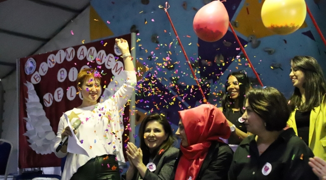 Kartal Belediyesi'nden Anneler Günü'ne Özel Renkli Kutlama