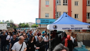 Kartal Belediyesi Üniversite Sınavında Öğrencilerin Yanında