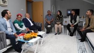 Kartal Belediyesi'nden Engelli Vatandaşlara Doğum Günü Sürprizi