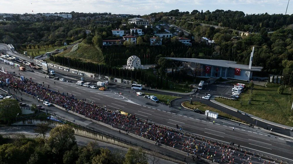 45. İstanbul Maratonu'nu erkeklerde ve kadınlarda Kenyalı atletler kazandı