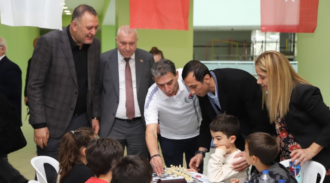 Kartal Belediyesi 10 Kasım Atatürk Kupası Satranç Turnuvası'nda Hamleler Yarıştı