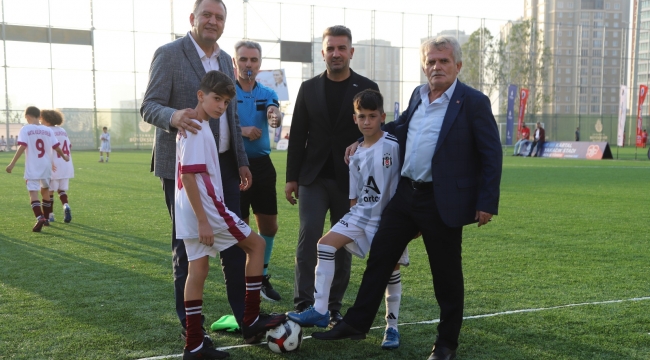 Kartal Belediyesi'nden Cumhuriyet'in 100. Yılına Özel Futbol Turnuvası