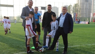Kartal Belediyesi'nden Cumhuriyet'in 100. Yılına Özel Futbol Turnuvası