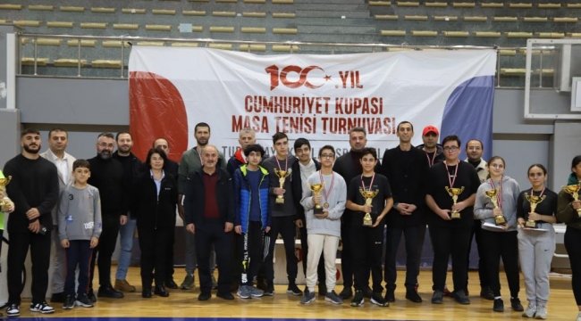 Kartal Belediyesi'nden Cumhuriyet'in 100. Yılına Özel Masa Tenisi Turnuvası