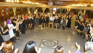 Kartal Belediyesi'nden Kreş Öğretmenlerine Kutlama Yemeği