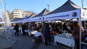  Başkan Yüksel, Kadın Emeği Pazarı'nda Üretici Kadınlarla Buluştu