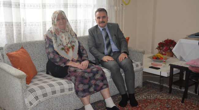 KAYMAKAM ODABAŞ, ANNELER GÜNÜ'NDE ŞEHİT ANNELERİNİ ZİYARET ETTİ