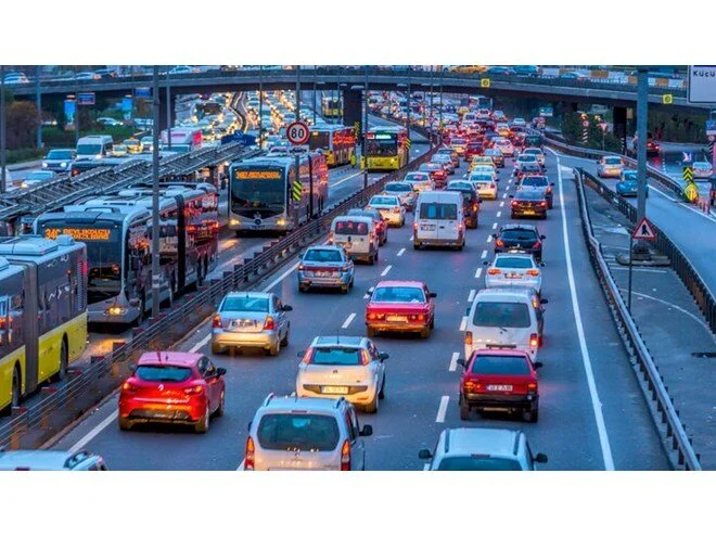 İstanbul'da toplu ulaşım ücretlerine yapılan zamlar yürürlülükte