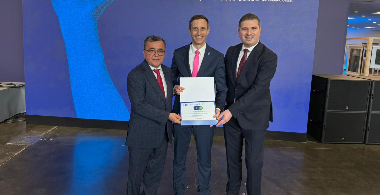 ALTIEYLÜL'ÜN DEMOKRASİ BAŞARISINA AVRUPA'DAN TESCİL