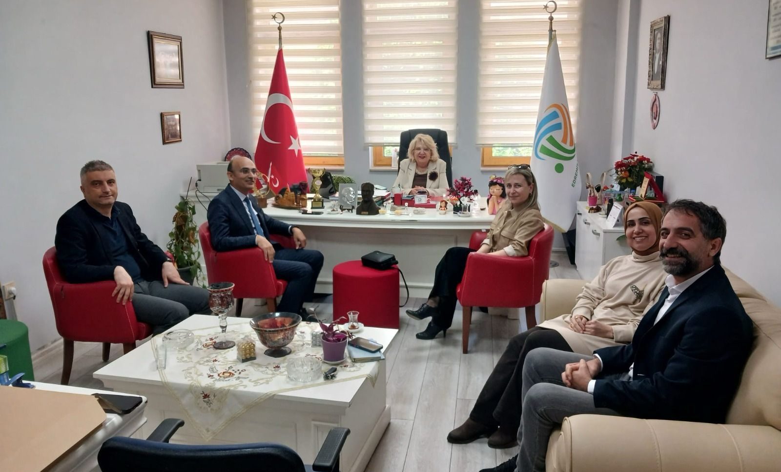 EDREMİT'TE KUŞAKLAR BULUŞUYOR