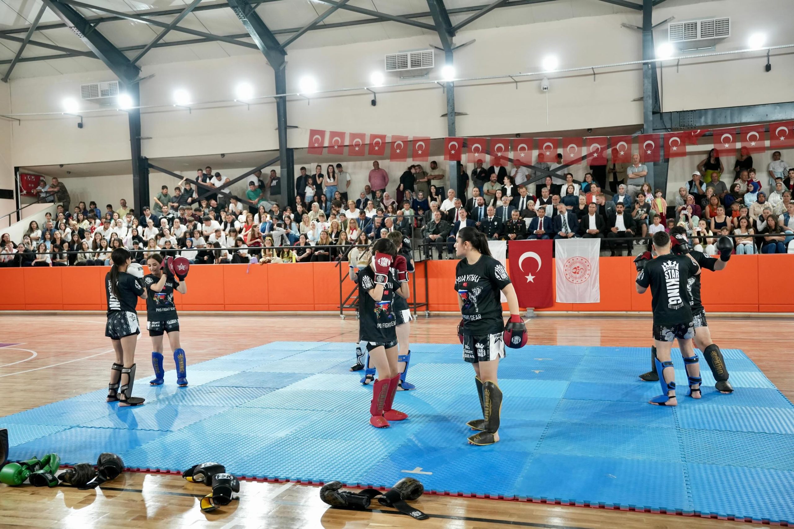 GÖMEÇ'TE 19 MAYIS GURURU: KAYMAKAM MAHİR'DEN TEŞEKKÜR MESAJI