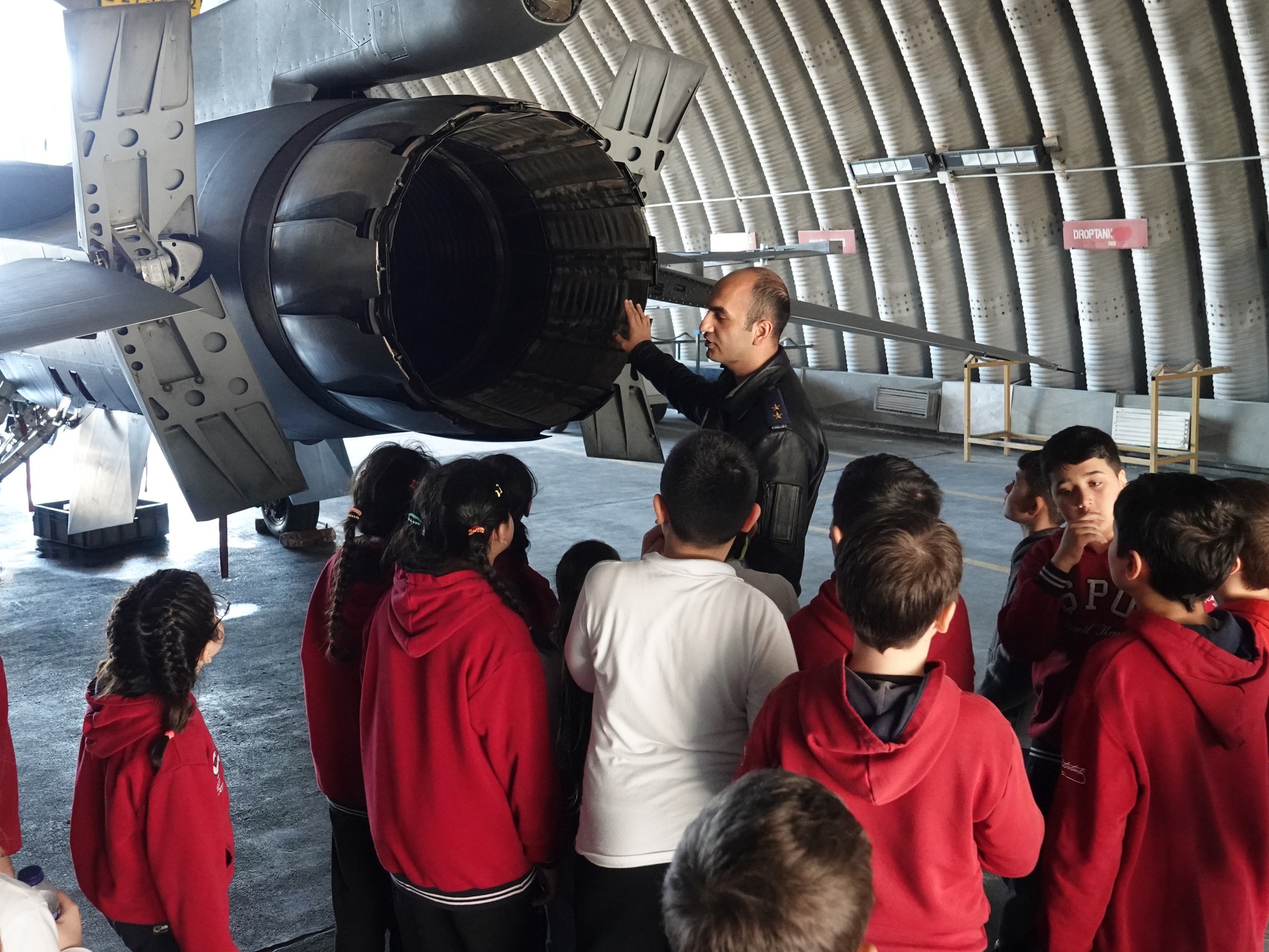 MİNİK KARTALLAR JET ÜSSÜNDE