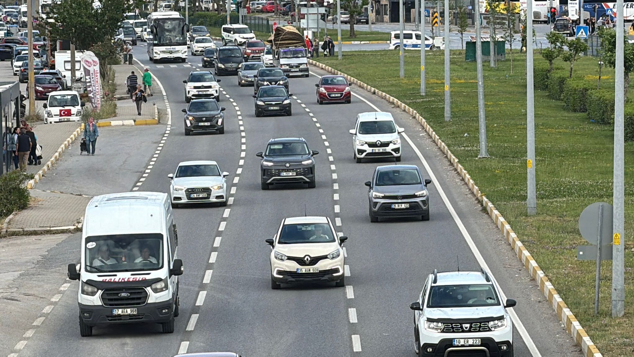 TRAFİKTE 9 GÜNLÜK BAYRAM YOĞUNLUĞU BAŞLADI