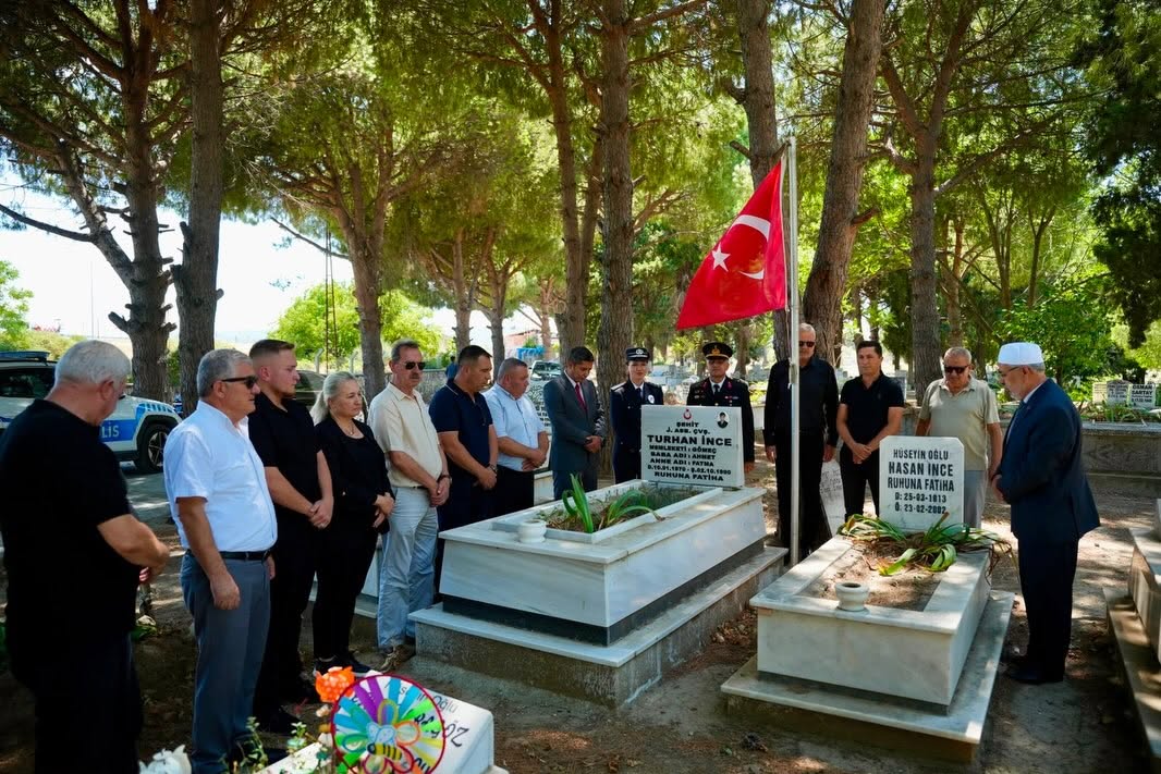 GÖMEÇ'TE 15 TEMMUZ ŞEHİTLERİ DUALARLA ANILDI