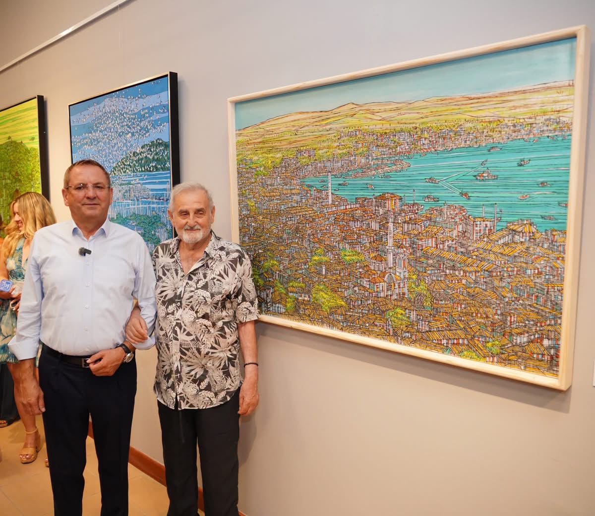 AYVALIK'TA RESSAM DEVRİM ERBİL VE SANAT DÜNYASININ USTA İSİMLERİ BULUŞTU