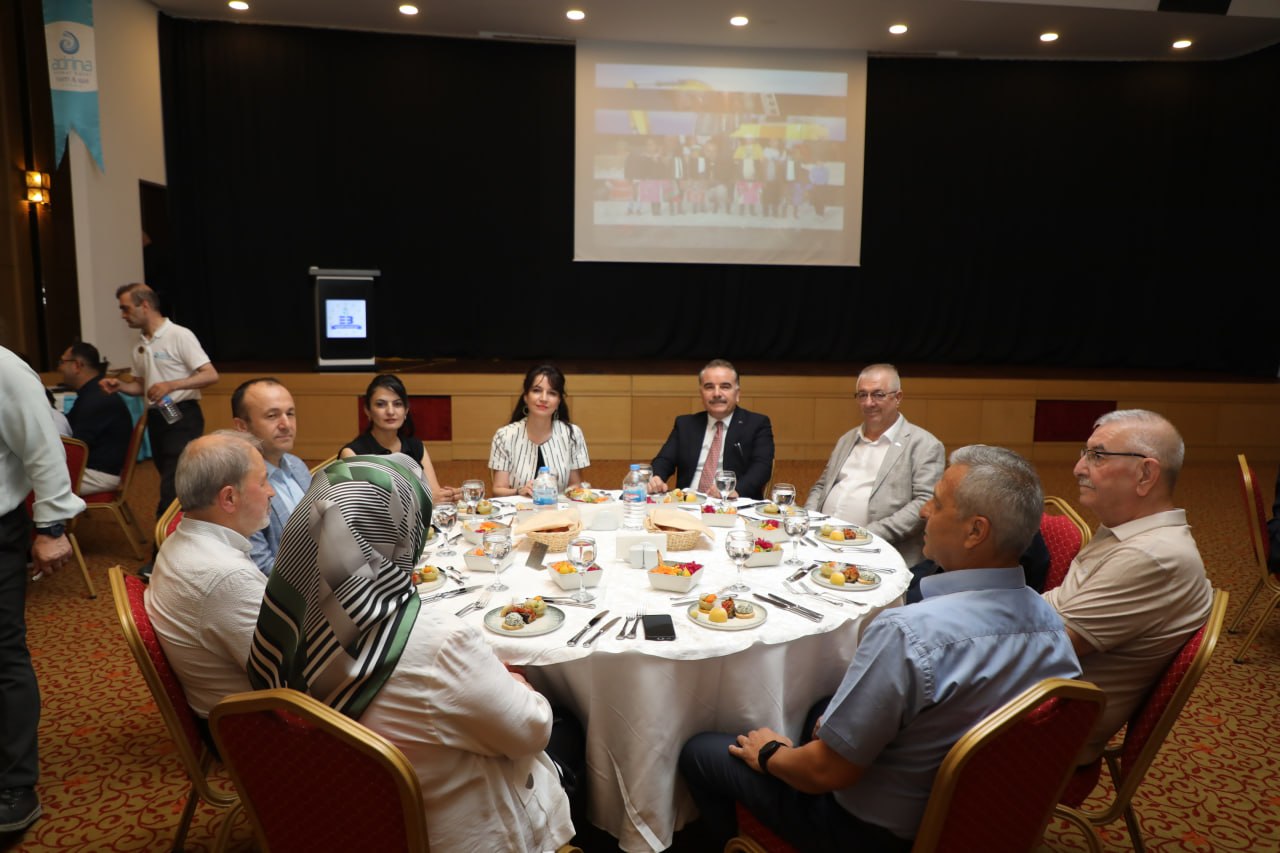 EDREMİT KAYMAKAMI AHMET ODABAŞ'A VEFA GECESİ