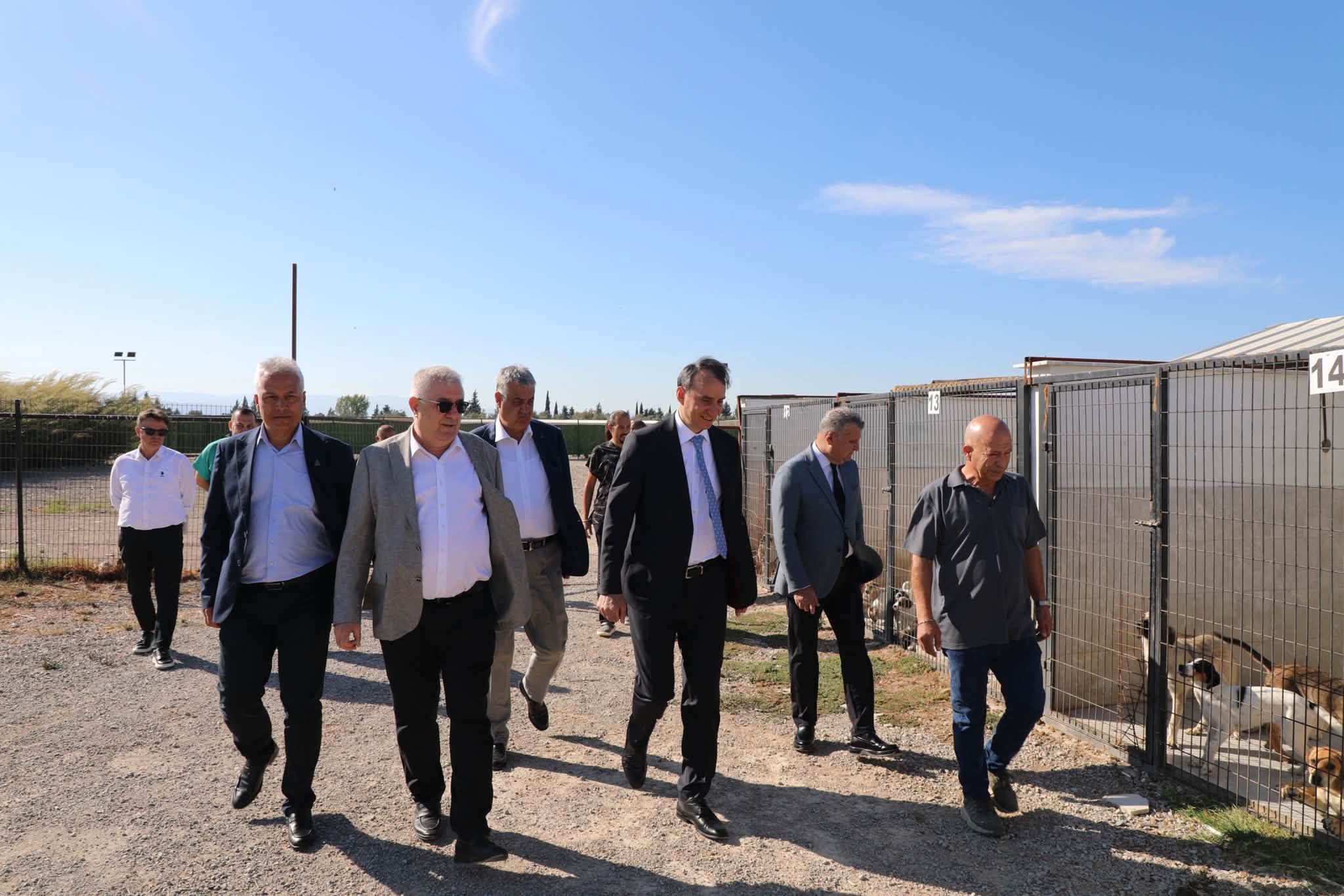 KAYMAKAM ENGİN, SOKAK HAYVANLARI MERKEZİNİ ZİYARET ETTİ