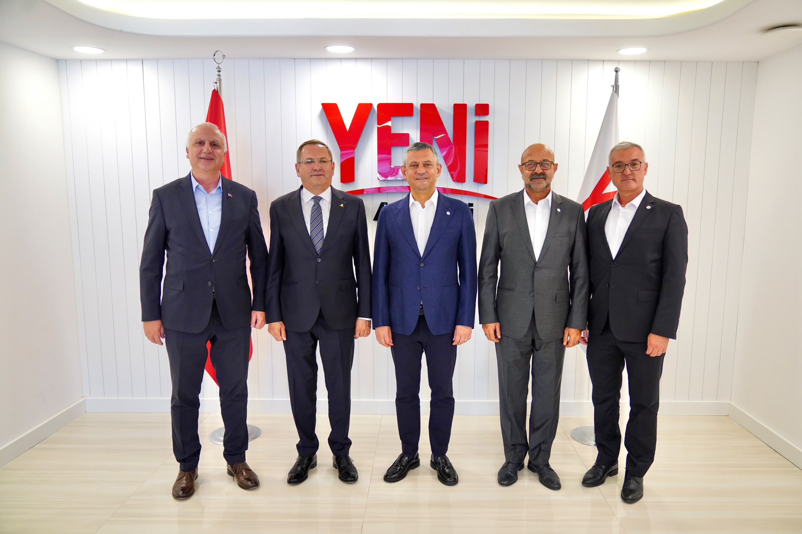 MESUT ERGİN'DEN ÖZGÜR ÖZEL'E ZİYARET