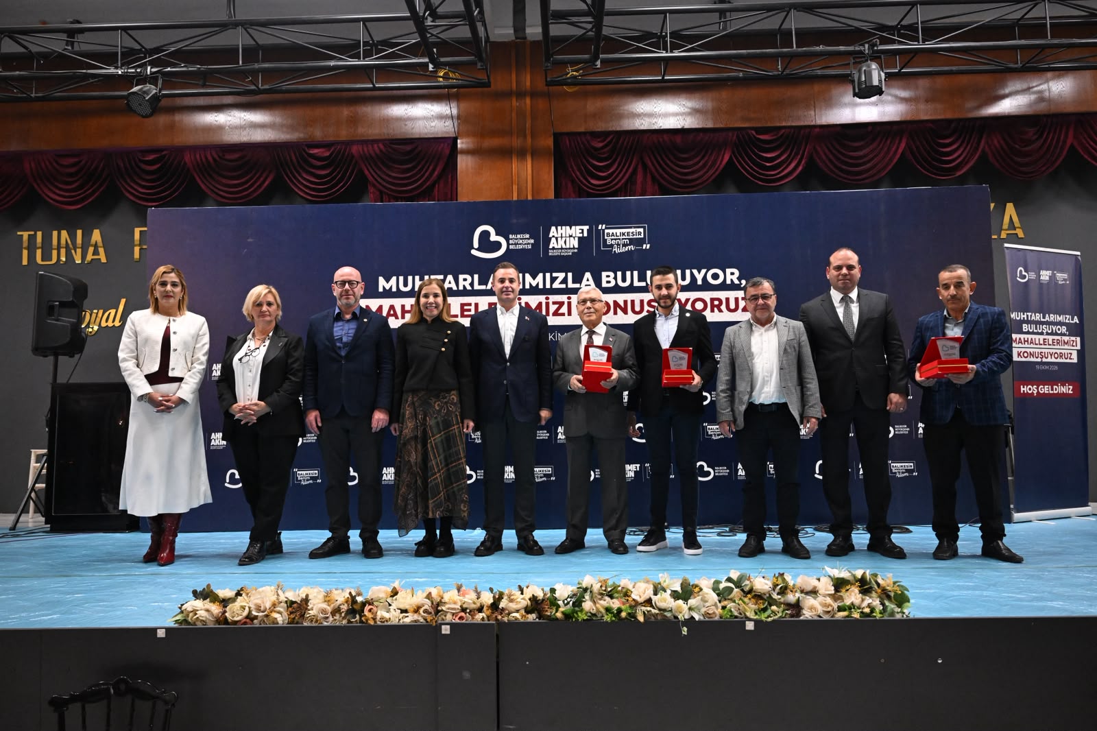 AKIN, MUHTARLAR VE AİLELERİYLE BİR ARAYA GELDİ