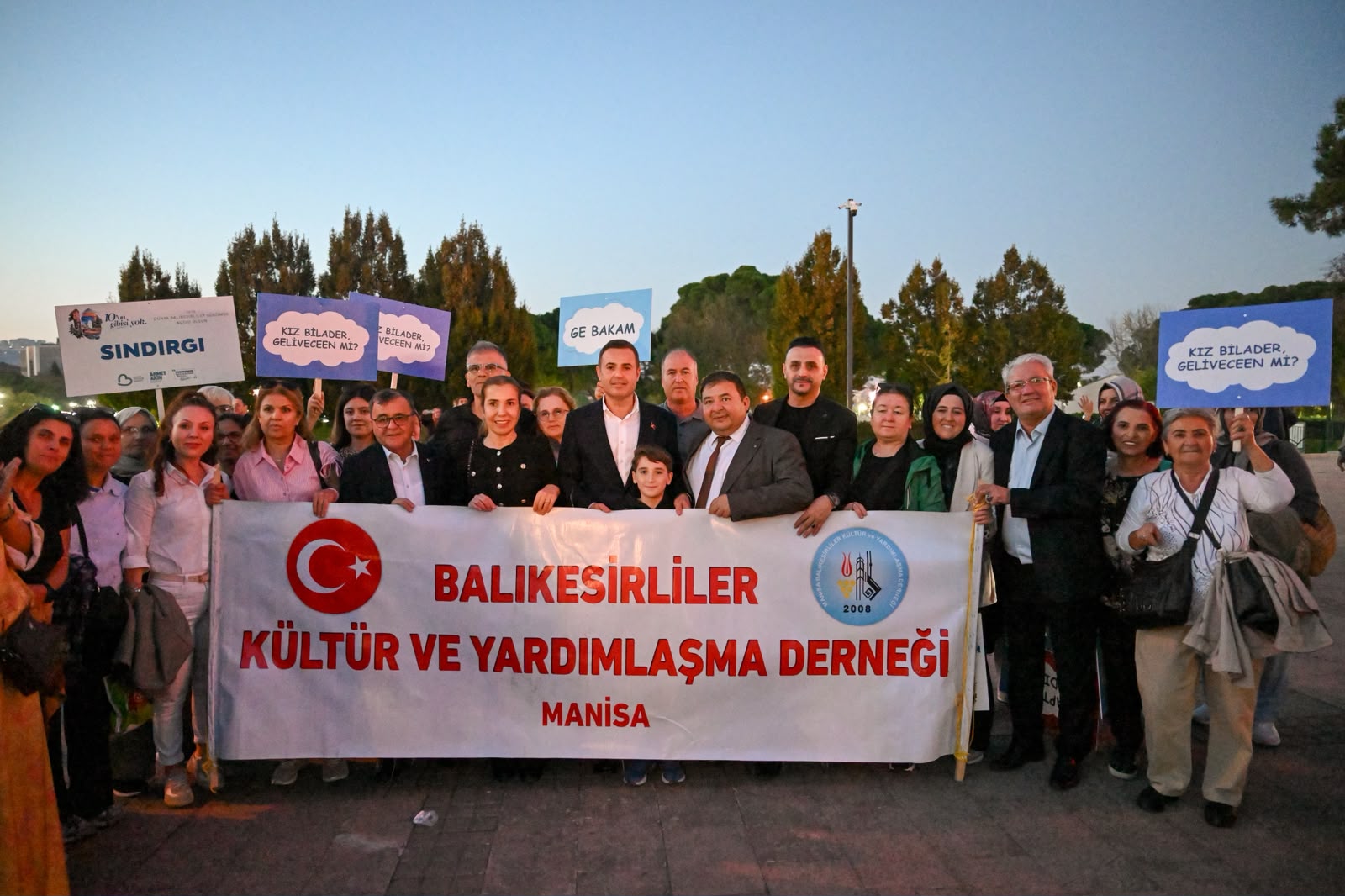 DÜNYA BALIKESİRLİLER GÜNÜ COŞKUYLA KUTLANDI