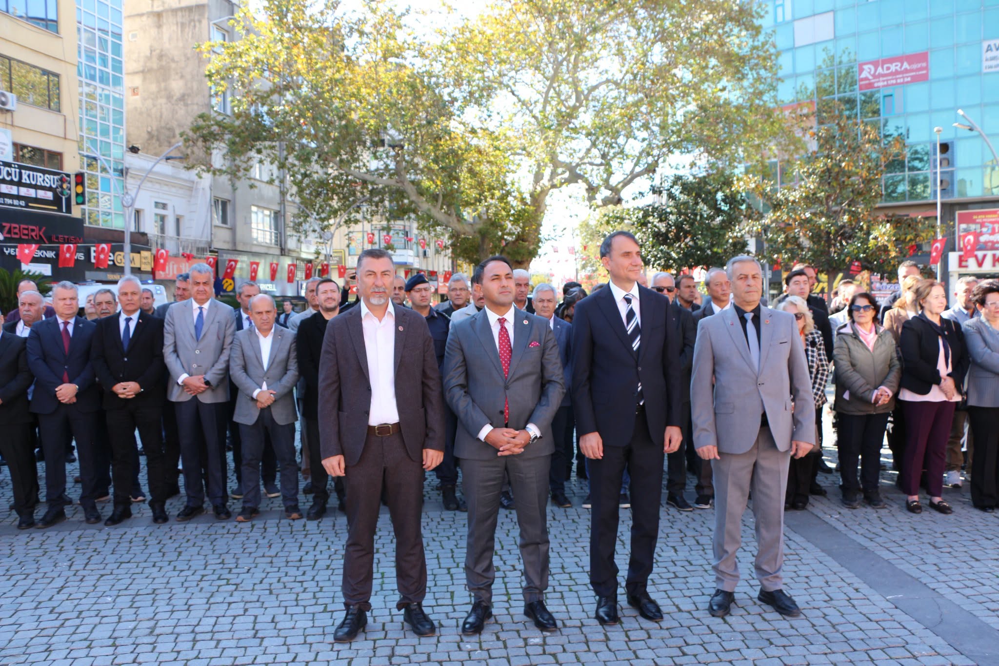 EDREMİT'TE MUHTARLAR GÜNÜ TÖRENLE KUTLANDI